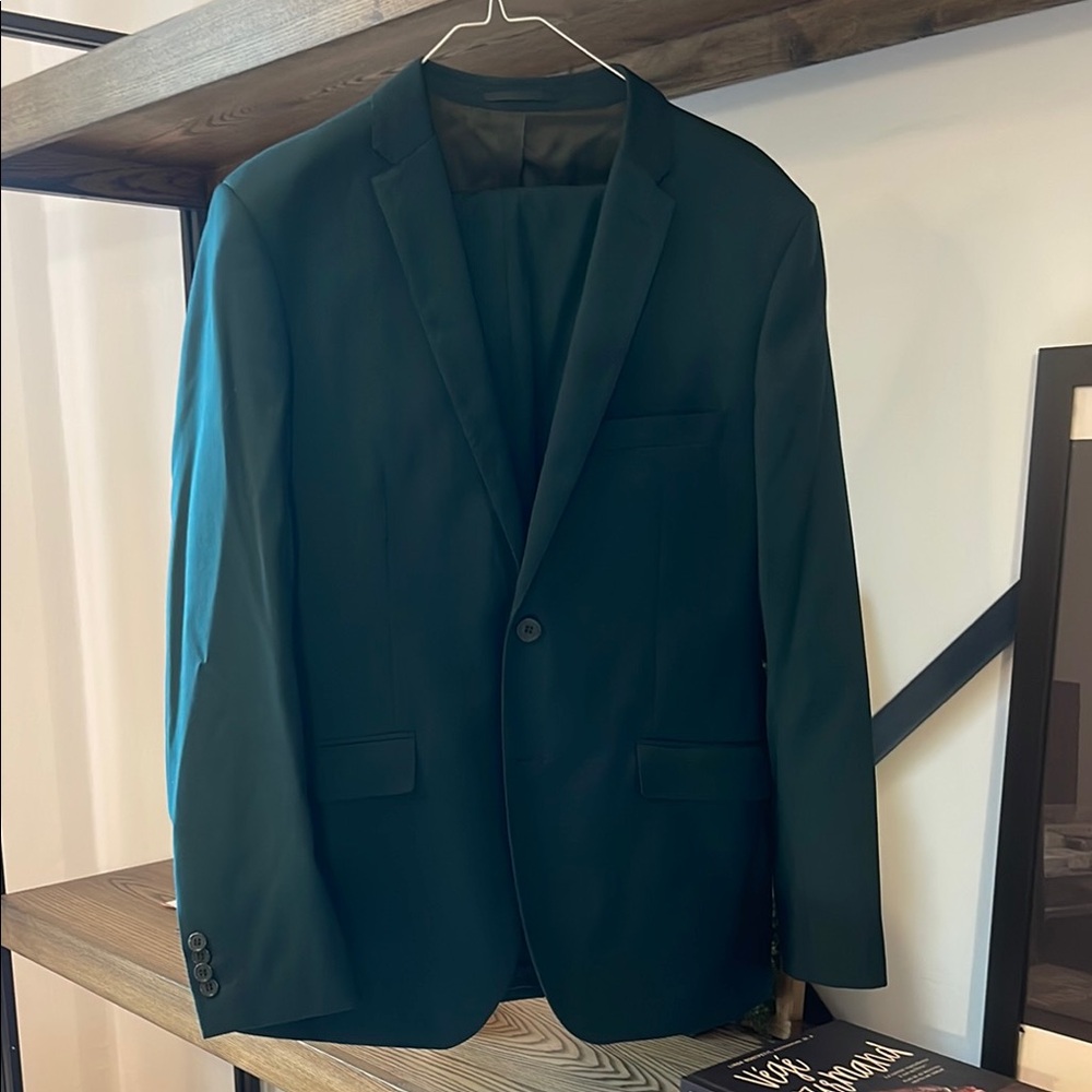 Blue Sport Coat with Modern Tailored Silhouette